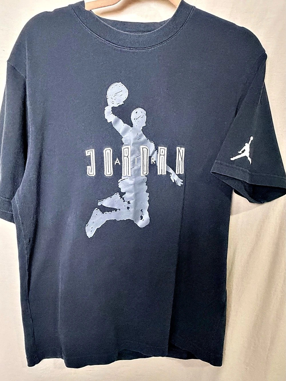 Jordan Air Men’s Small Black Jumpman Basketball Graphic T-Shirt